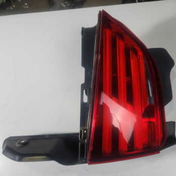 5시리즈 GT(F07)의 운전대 트렁크 