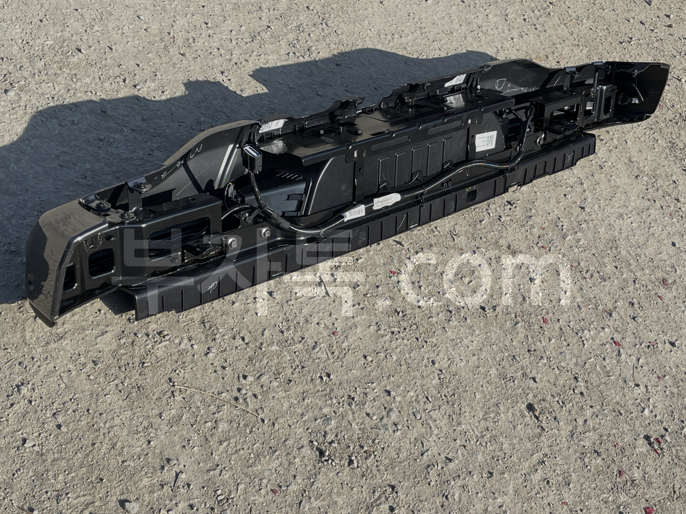 itOoAiaSyMmbEzTlPZOX4i13NB9itA81F2OXj9yycWR5Zr.jpg