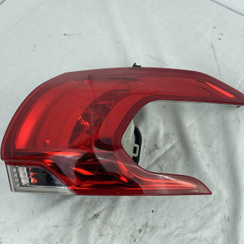 중고 푸조 2008 R/H 후미등