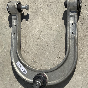 중고 BMW 7시리즈(G70) 전륜 상단 컨트롤 암(Front Upper Contr 전륜 상부 컨트롤 암(Upper Control Arm) 6898551 (3112 6898551)